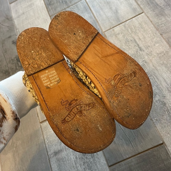 Willow Sandals SZ 6 - Picture 3 of 4